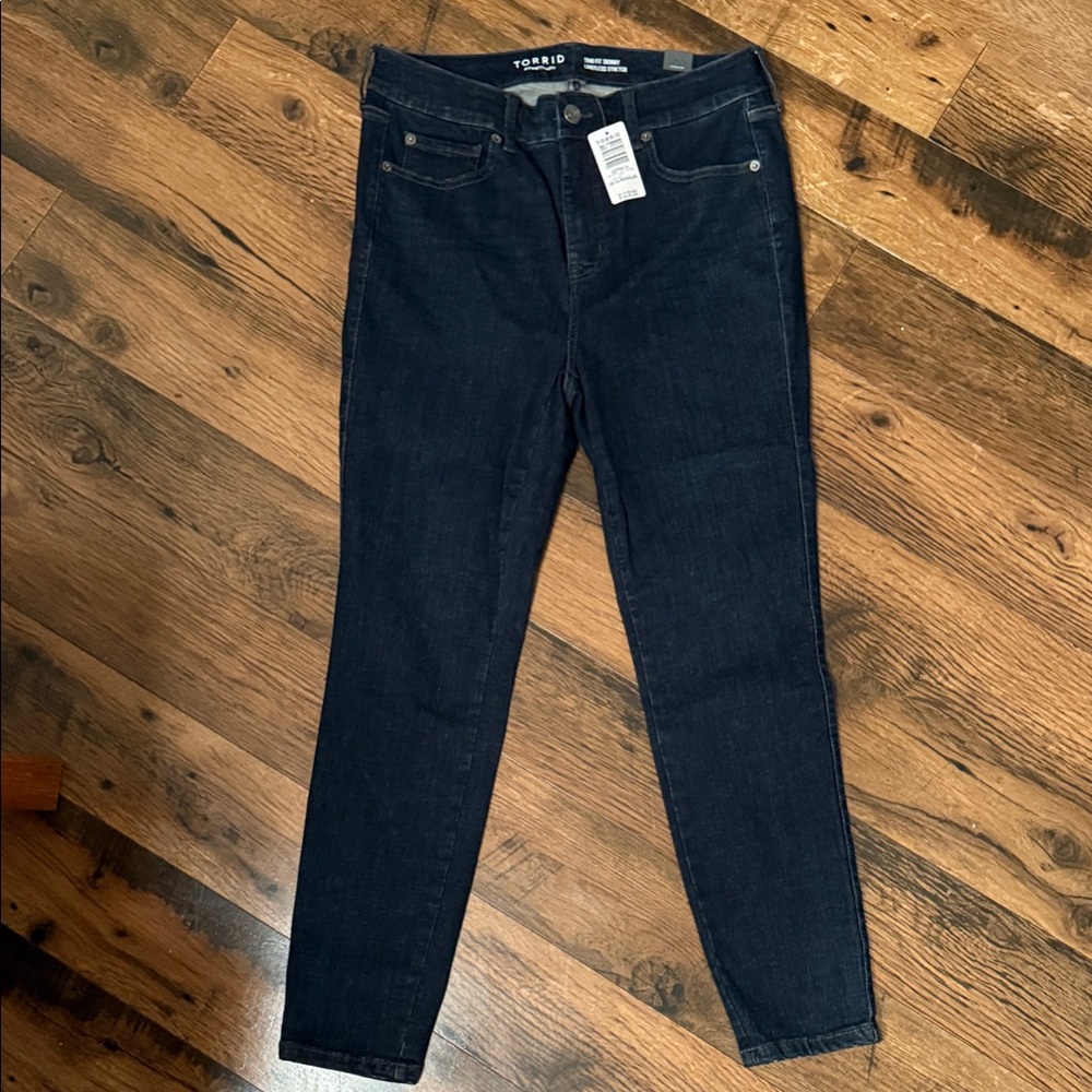 Torrid Women's Trio Fit Skinny Limitless jeans 10R-14R Dark Denim